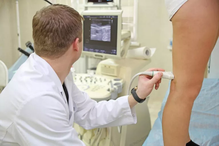 Gaixoari diagnostikoa egiteko eskatzen zaio